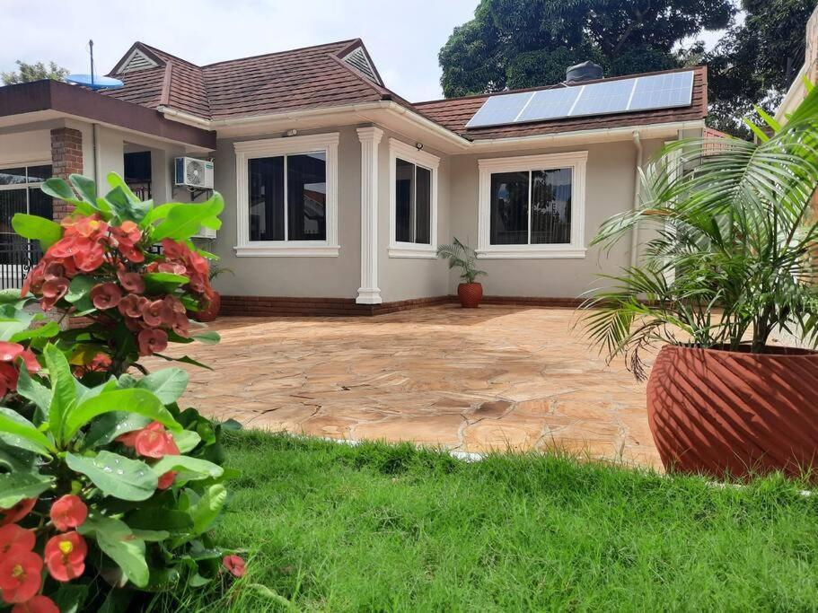 מושי Ellyz Home Stay מראה חיצוני תמונה